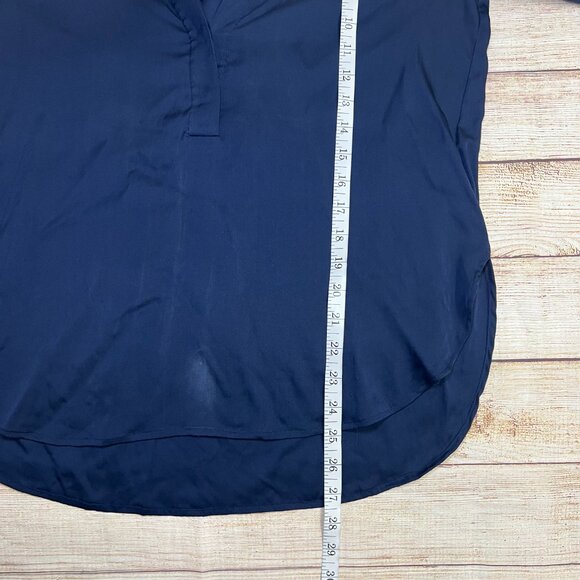 Vince Navy Blue Silk Blouse Size 8 Long Sleeve Pullover V-Neck Button Cuff Top - Picture 4 of 11